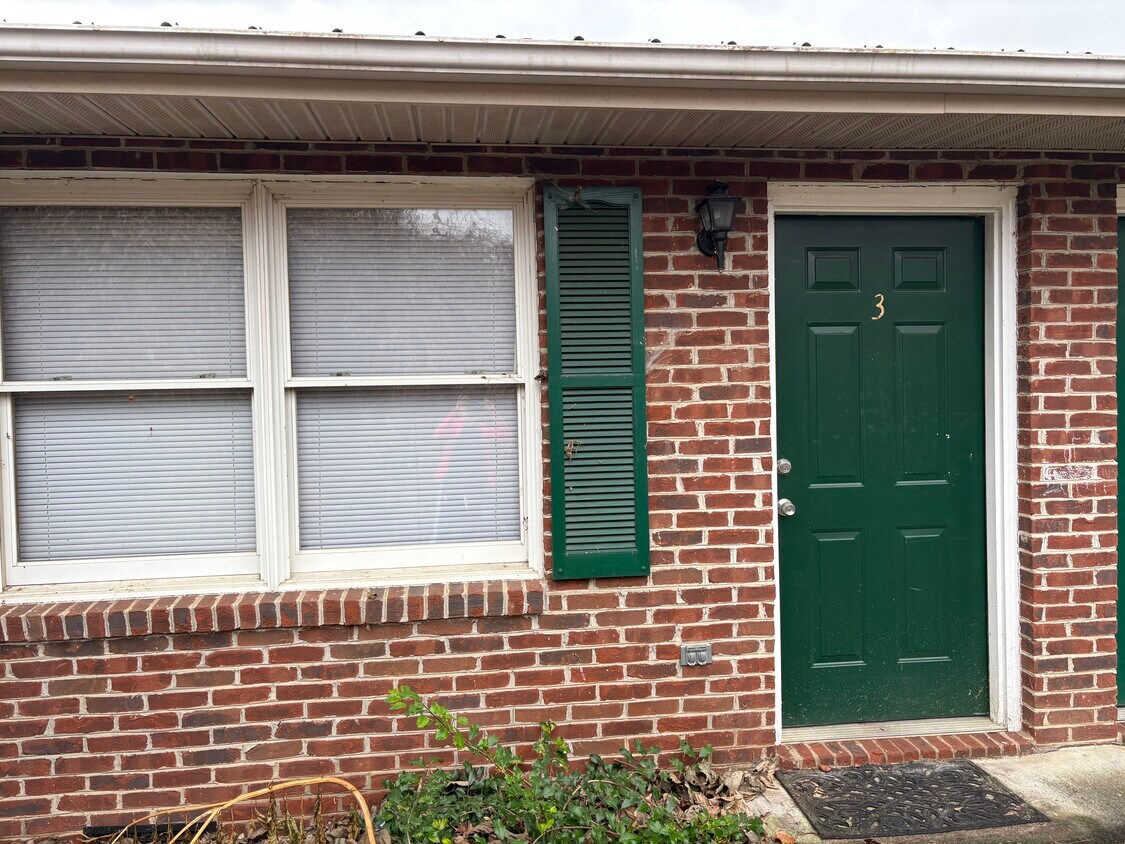 Foto principal - 812 E Maple St