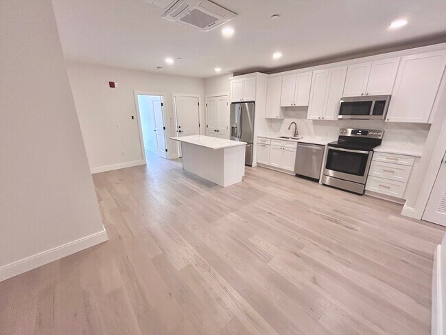 Foto del edificio - 120 Emerson St