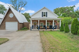 Building Photo - 711 Courtland St