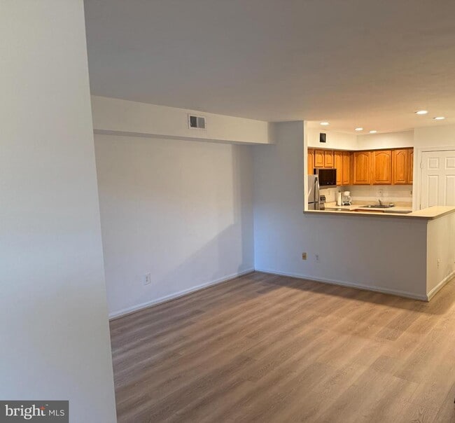 Building Photo - 61 Ramsgate Ct