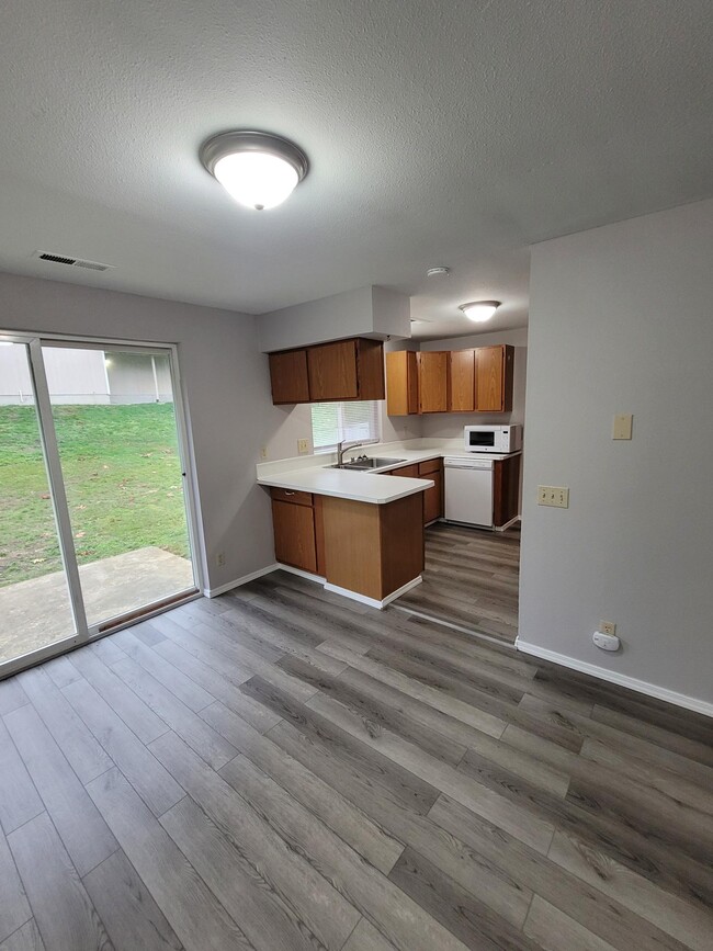 Foto del edificio - 1339 NE Dawn Rd