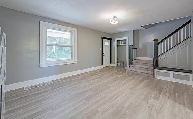 Building Photo - 89 Beechmont Ave