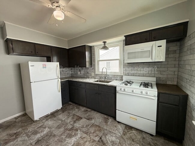 Building Photo - 114 Martin Ave