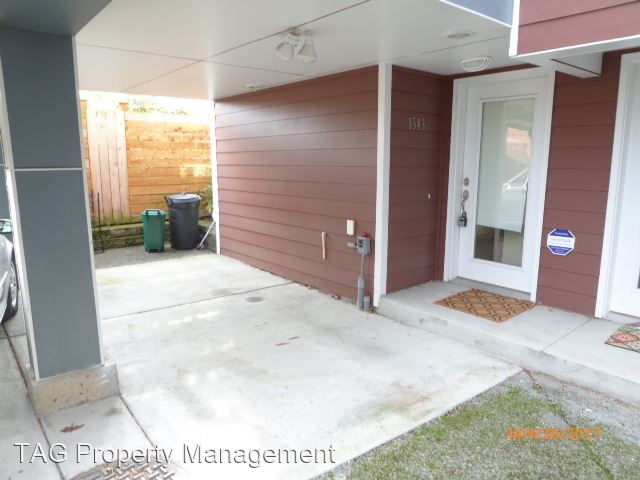 Building Photo - 3 br, 2.5 bath House - 1543 18th Ave S