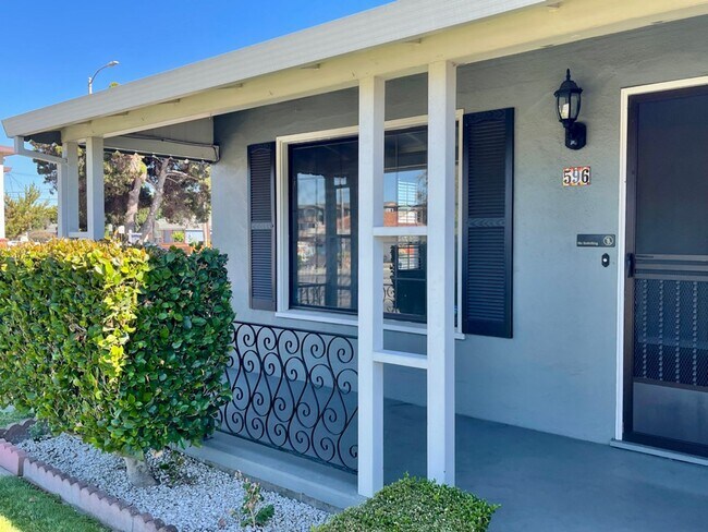 Building Photo - Delightful Heritage District Home with Cen...