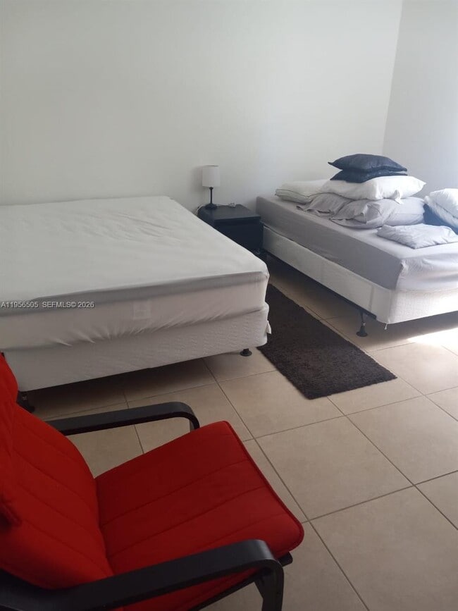 Building Photo - 800 N Miami Ave