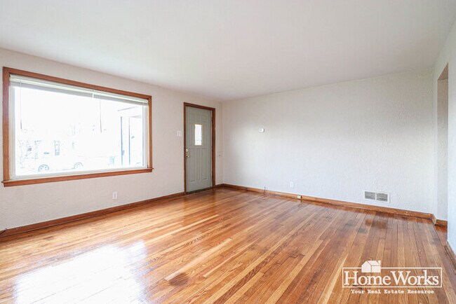 Building Photo - 2709 Hartzer St