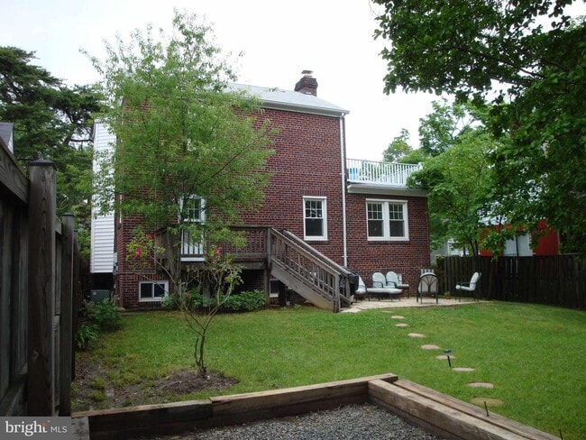 Building Photo - 534 N Monroe St