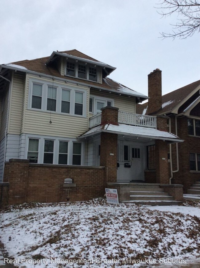 Building Photo - 3037 N Maryland Ave