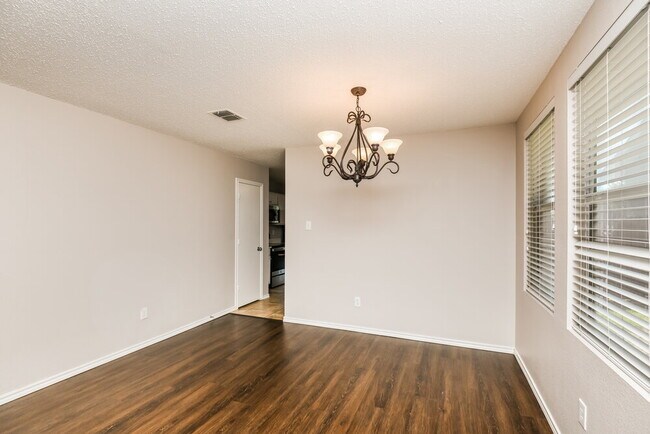 Building Photo - 3957 German Pointer Way