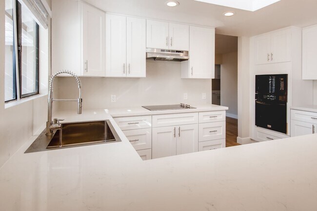 Foto del edificio - 4 Bedroom 2.5 Bath single story home for r...