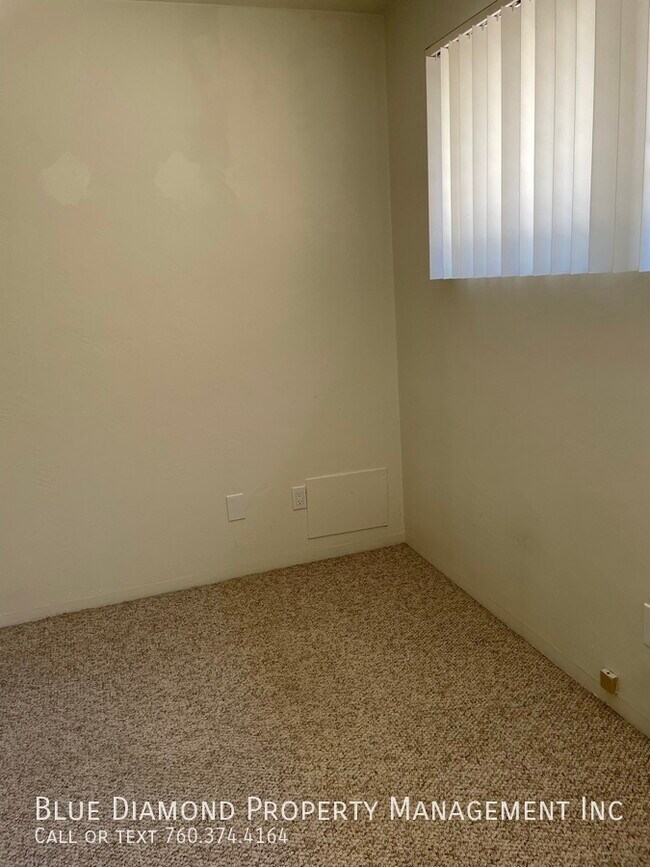 Building Photo - 3 BR, 2 BA townhouse West of 5 in Cardiff!
