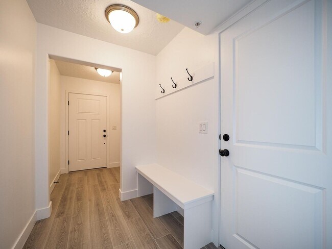 Foto del edificio - Great Townhome in Riverton