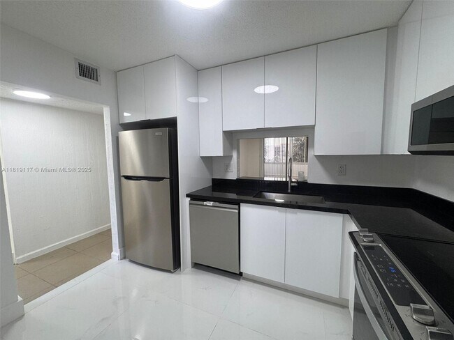 Foto del edificio - 1830 SW 81st Ave