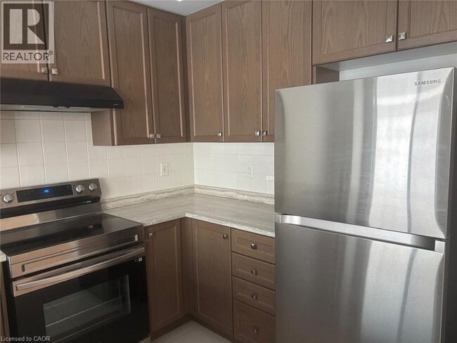Building Photo - 106 Selection Hts