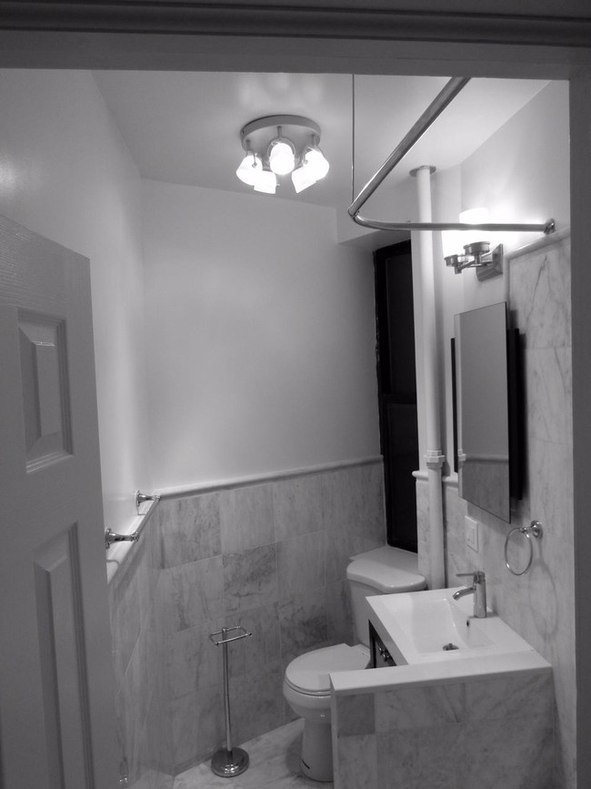 Building Photo - 274 W 140th St