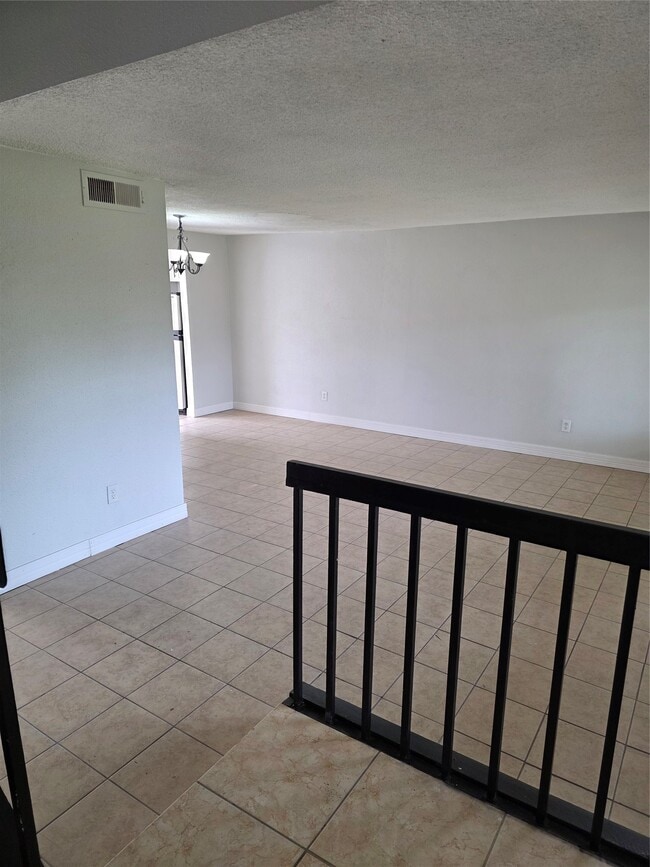 Building Photo - 10343 Huntington Pl Dr