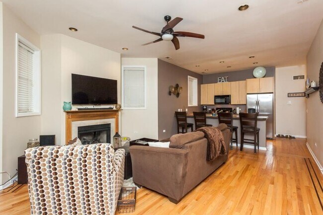 Foto del edificio - 2 bedroom in Chicago IL 60613