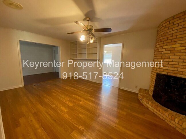 Building Photo - LARGE | 3 Bed | 2 Bath | Midtown Tulsa