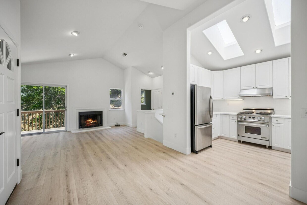 Primary Photo - 2BD/1.5BA LIGHT & BRIGHT, MILL VALLEY HOME...