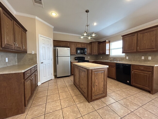 Building Photo - Beautiful Modern Home in LISD