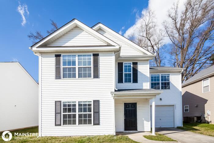 5131 Plaza Meadow Dr, Charlotte, NC 28215