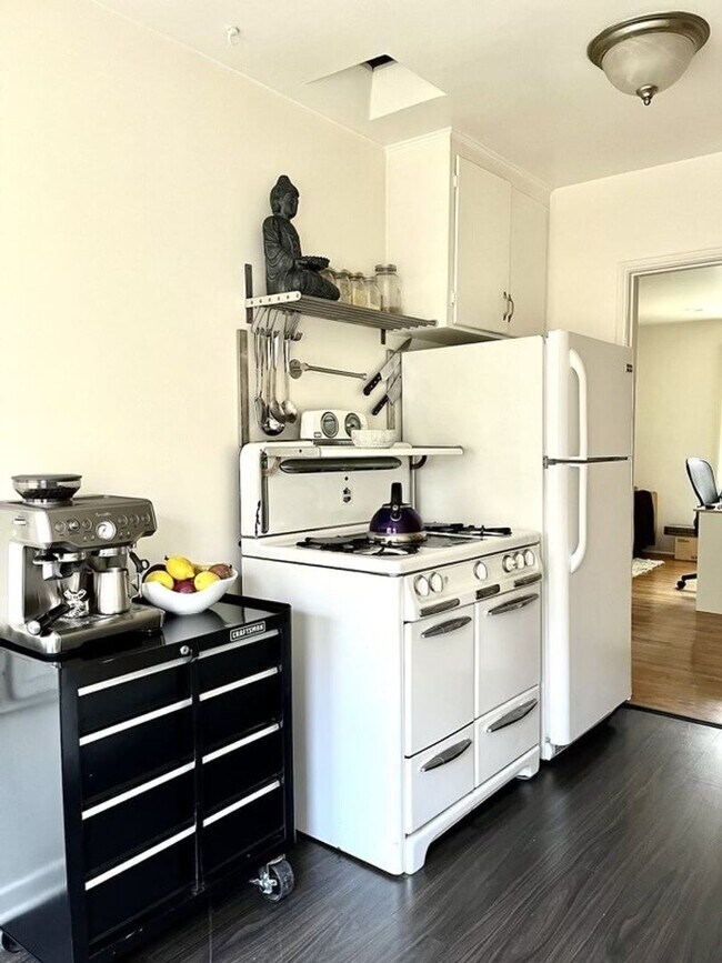 Building Photo - 01147VA