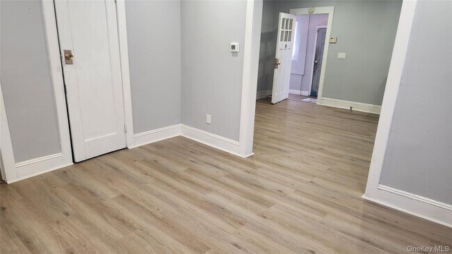 Foto del edificio - 75 Ingraham St