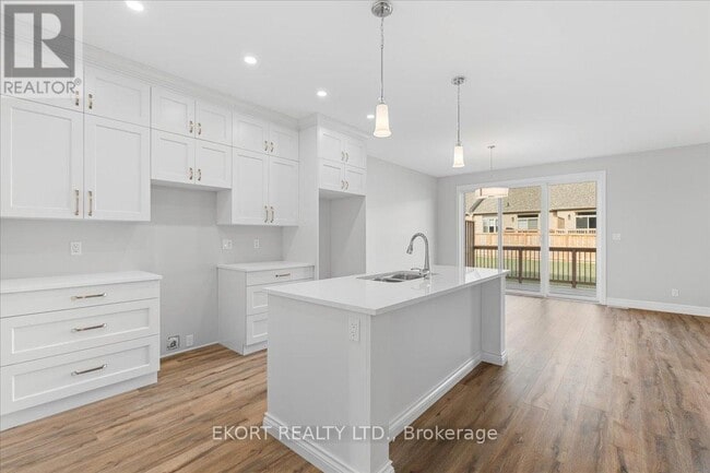 Building Photo - 154 Appledene Dr