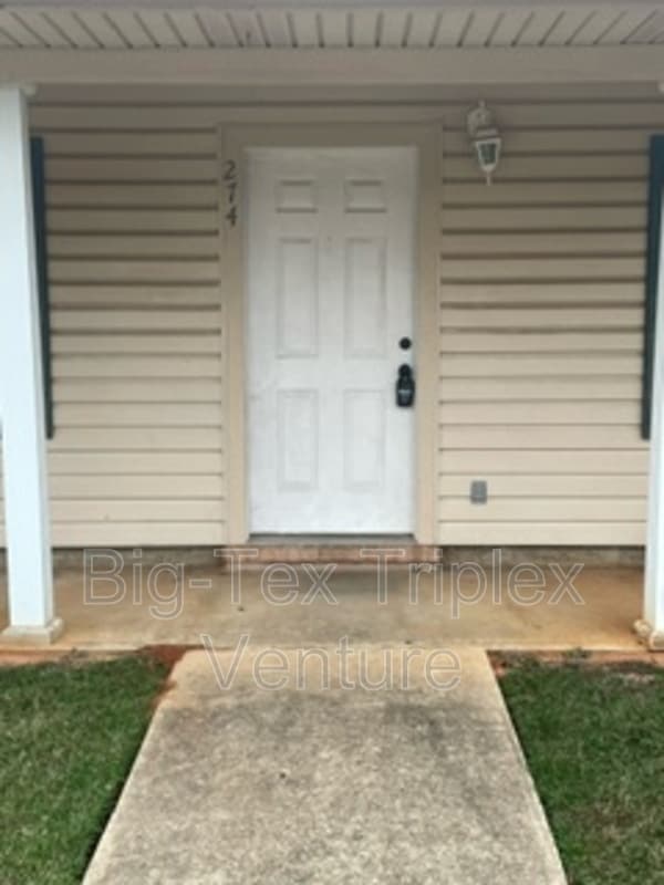 Building Photo - 274 N Pecan St