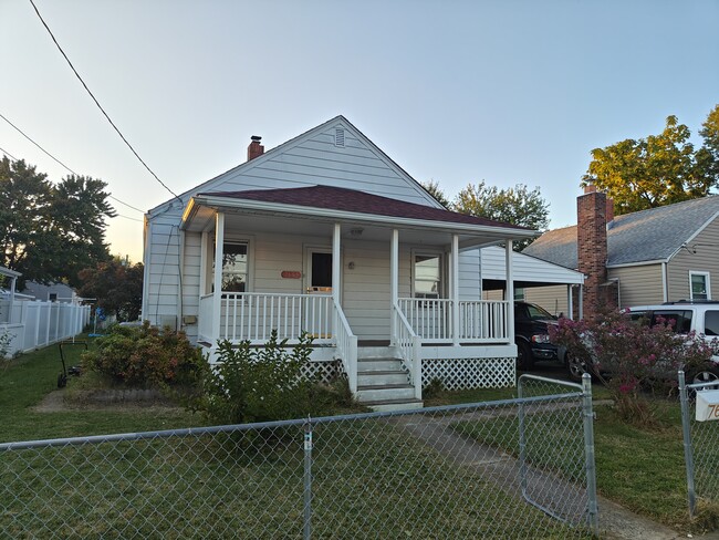 Foto del edificio - 7605 Poplar Rd