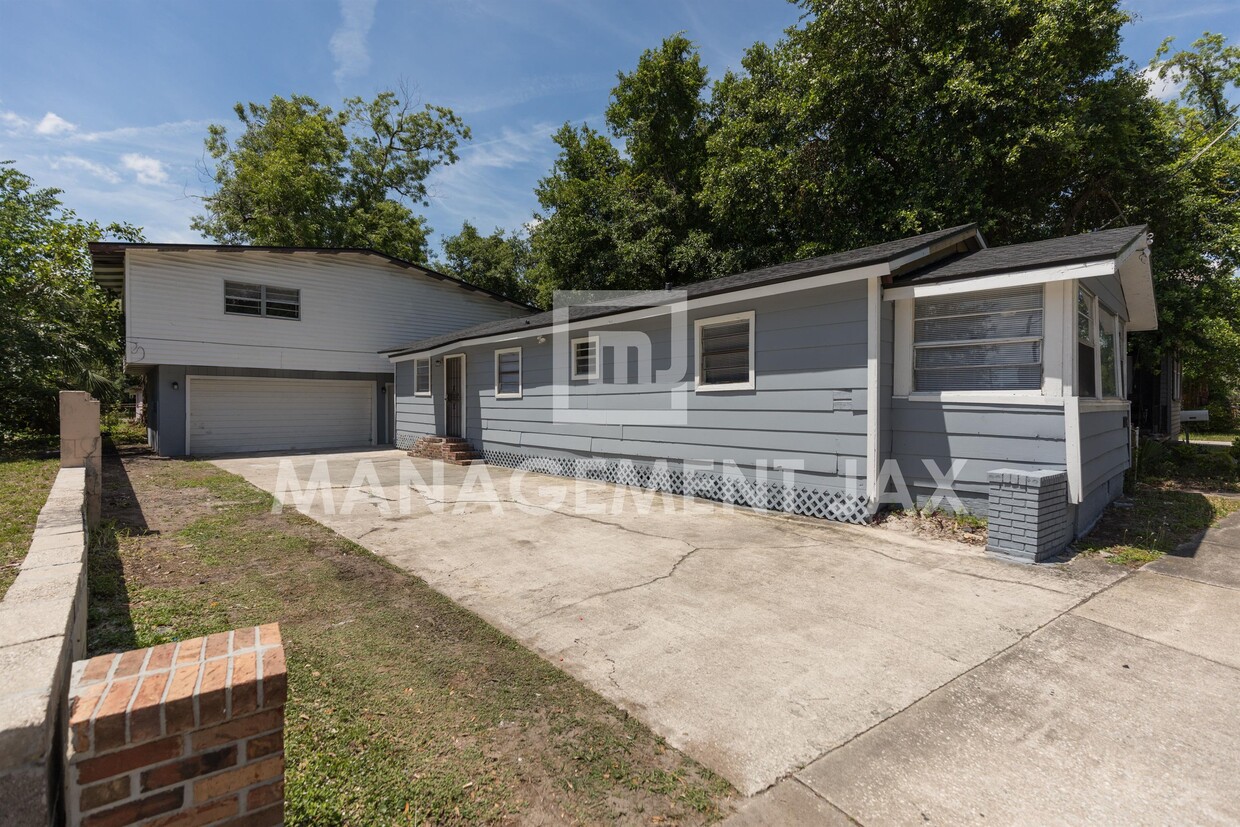 Primary Photo - 1336 Golfair Blvd