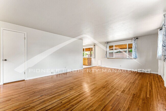Building Photo - Spacious Home with Fenced Yard and Central AC