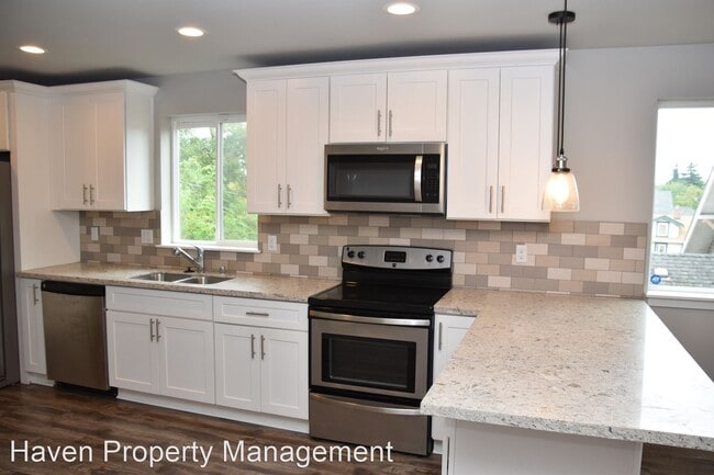 Building Photo - 4 br, 3 bath House - 1706 S Sheridan Ave
