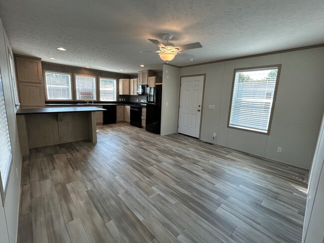 Building Photo - 3430 N Peoria Rd