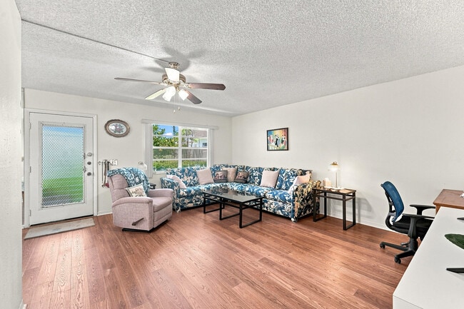 Building Photo - 246 Normandy Ln