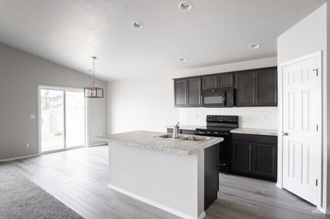 Foto del edificio - 3 Bed / 2 Bath Kuna, ID