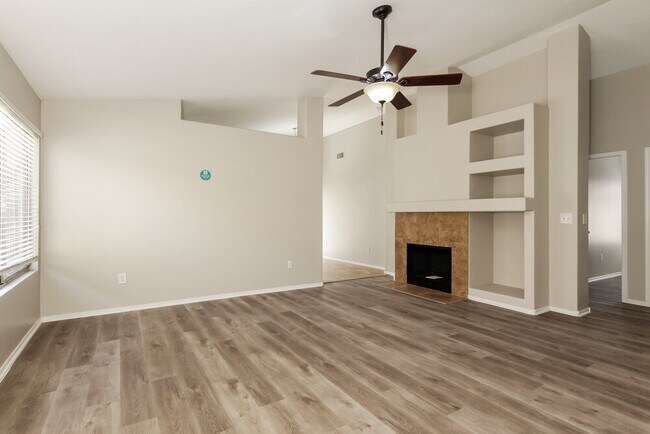 Building Photo - 305 N Abalone Dr