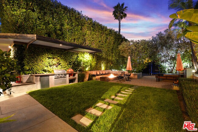 Foto del edificio - 6717 Whitley Terrace