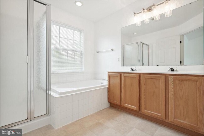 Building Photo - 7057 Sauvage Ln