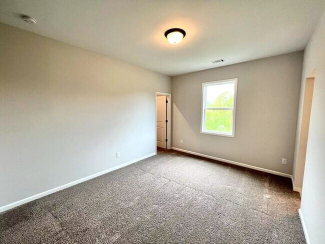 Foto del edificio - 159 Fieldbrook Xing