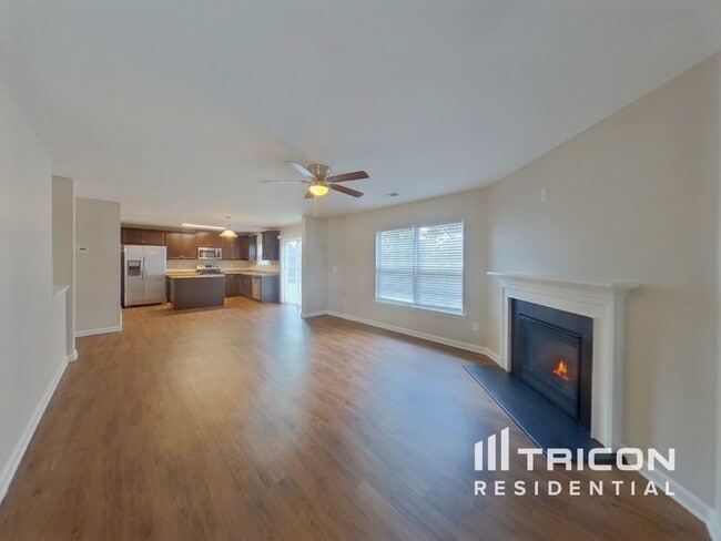 Building Photo - 417 Saddleback Trl