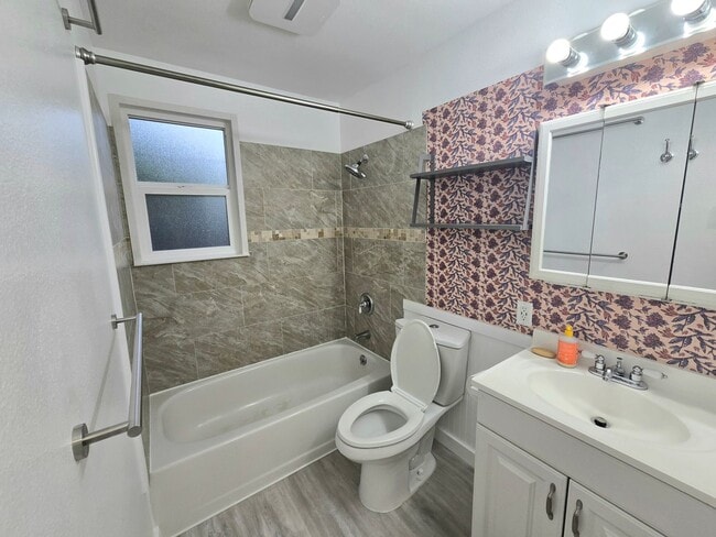 Foto del edificio - Lovely 2 Bedroom Home in Arlington - Pet Friendly!