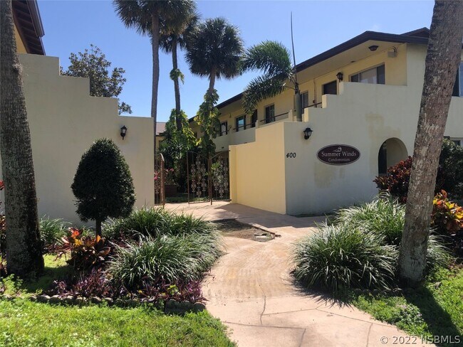 Foto del edificio - 400 Oakridge Blvd