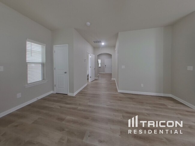 Building Photo - 119 Spring Knoll Dr
