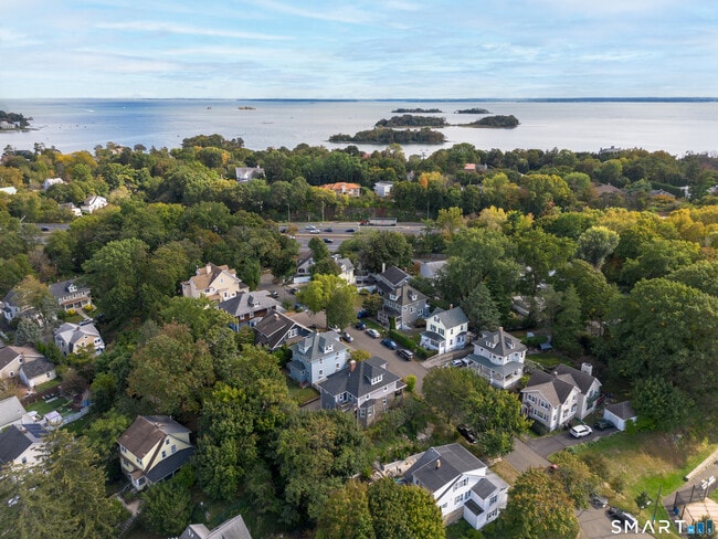 Building Photo - 18 Wessels Pl