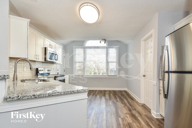 Foto del edificio - 5620 Poplar Hill Ct