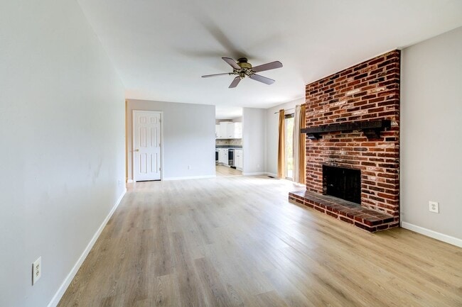 Building Photo - 12732 Glenage Dr