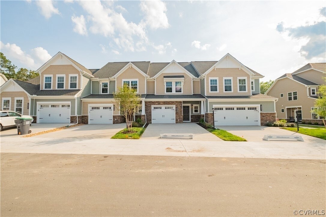Foto principal - 18433 Palisades Ct