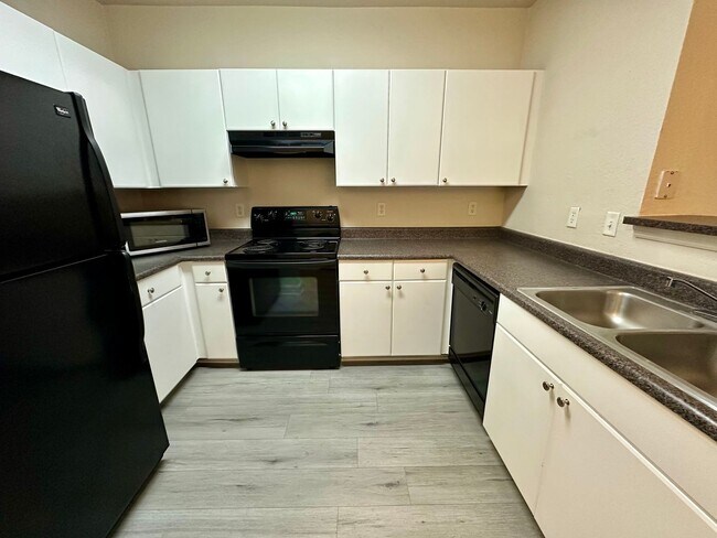 Foto del edificio - Chic 1-Bed, 1-Bath Apartment in the Heart ...